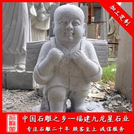 石雕小和尚厂家价格 寺院石雕小沙弥 禅意小和尚图片